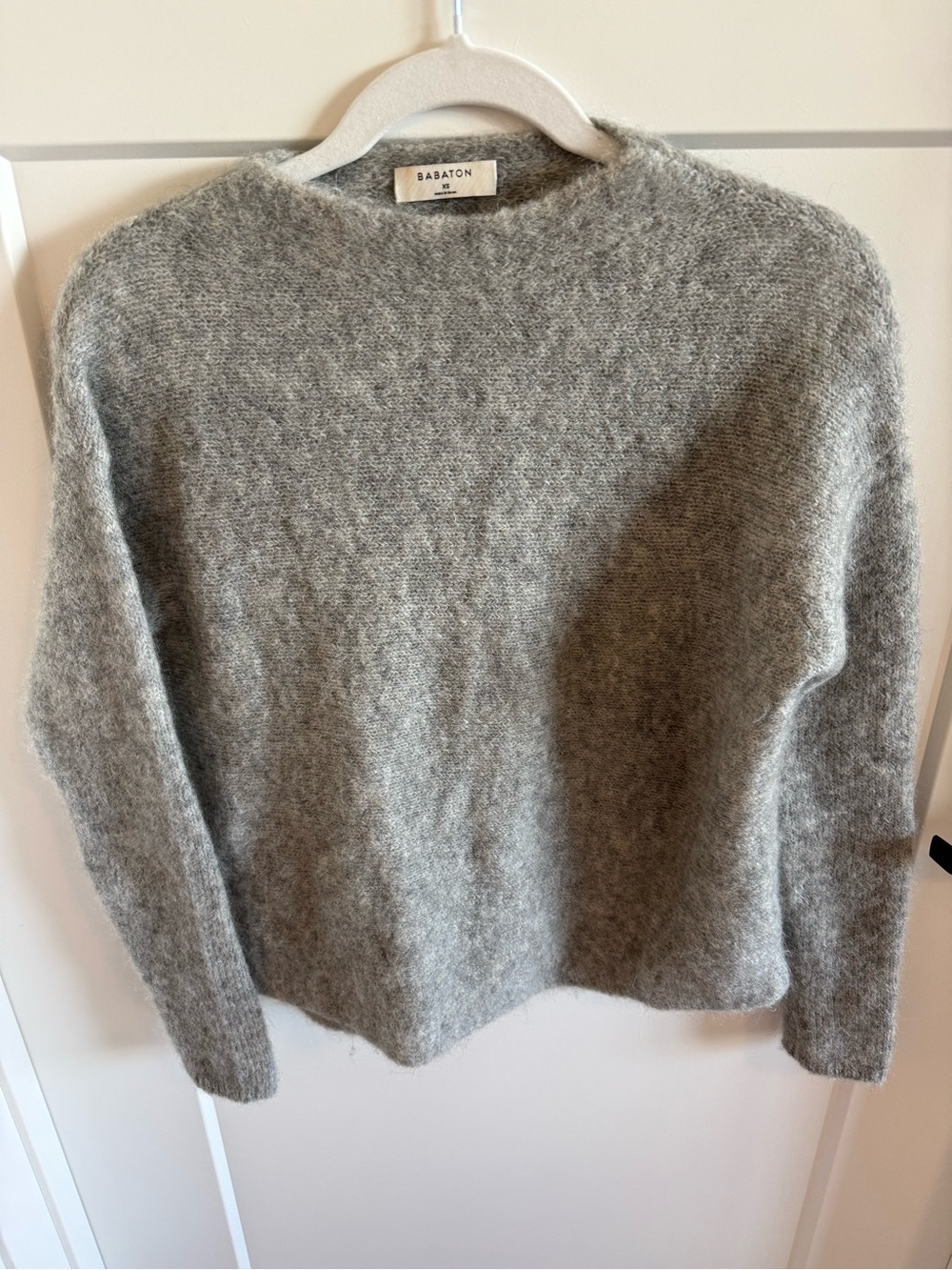 Aritzia Babaton Mohair Alpaca Fuzzy Crewneck Sweater Gray XS